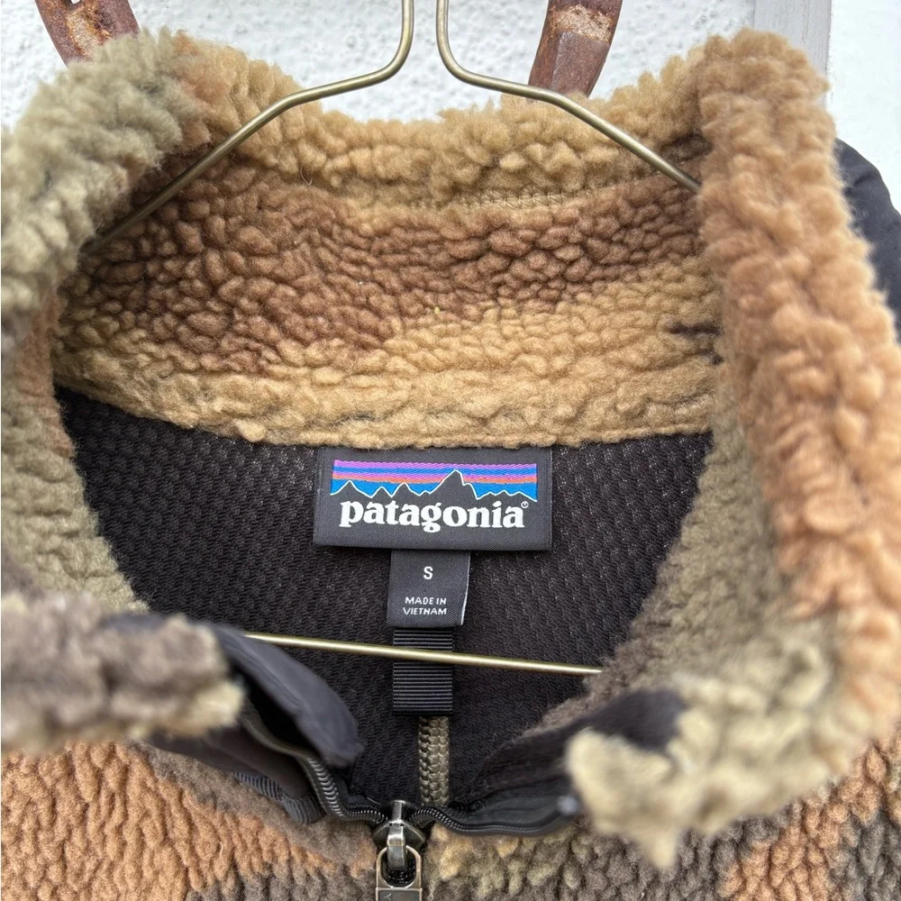 Like New Men's Army Camo Patagonia Retro X Deep Pile Fleece Jacket (Small) - Picture 2 of 3